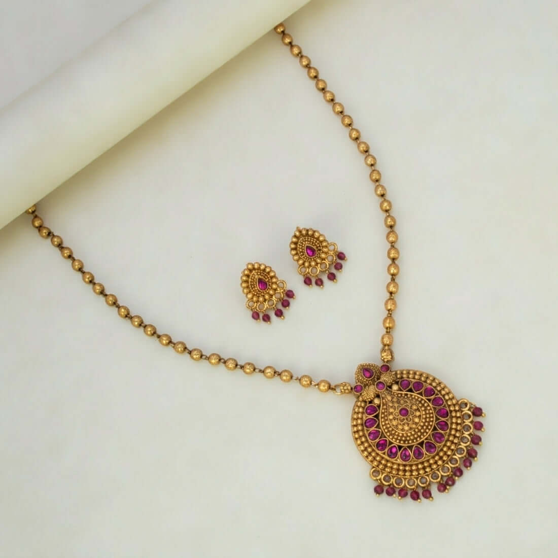 Antique Gold Plated Ball Chain Kemp Pendant Set - Ruby red