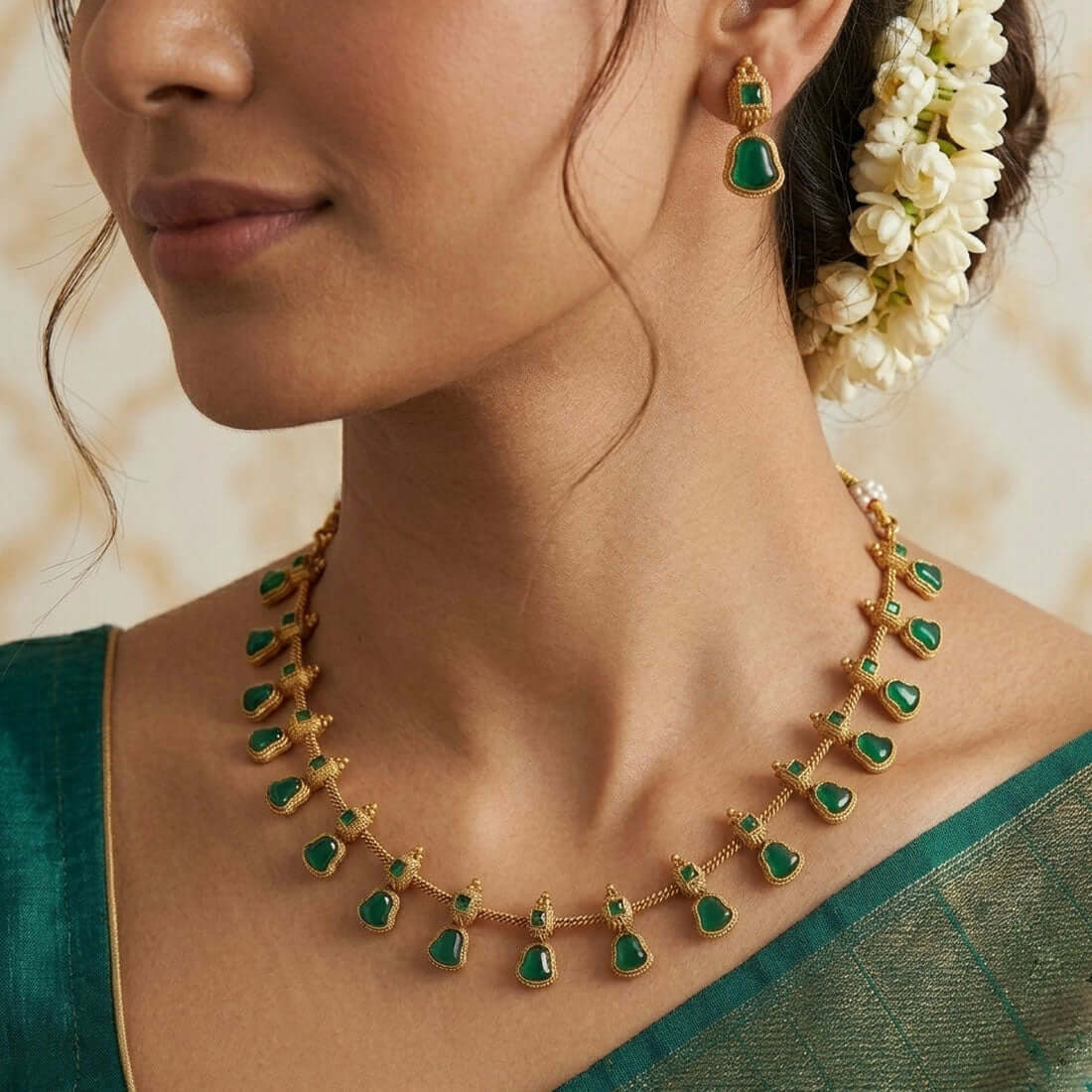 Antique Gold Plated Kemp Stone Bell Necklace Set - Green