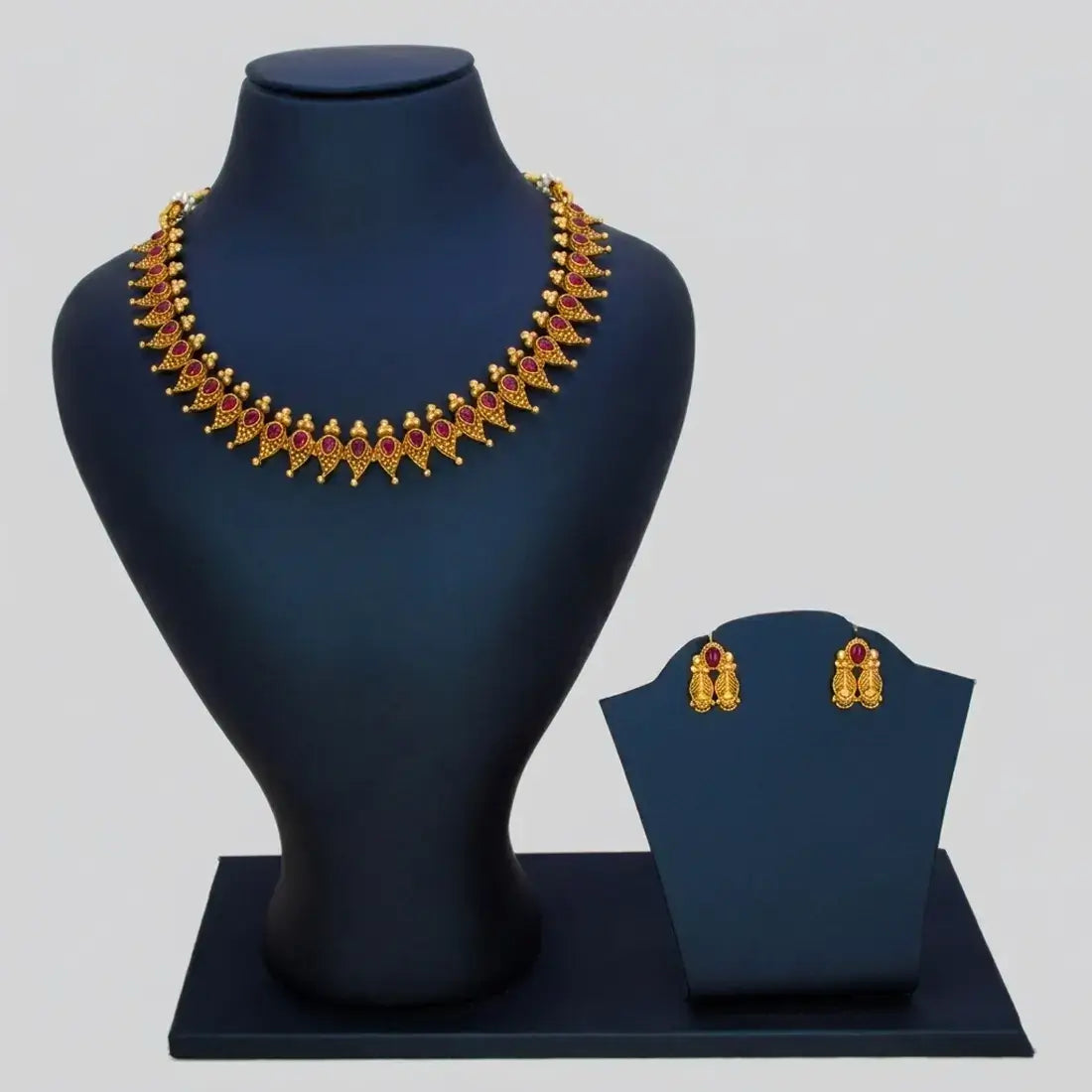 Antique Mango Design Kemp Stone Necklace Set - Red