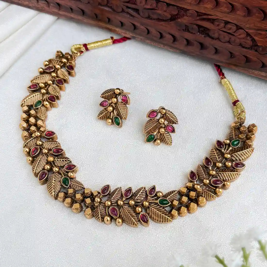 Antique Gold Plated Leaf Kemp Stone Necklace Set- Multi
