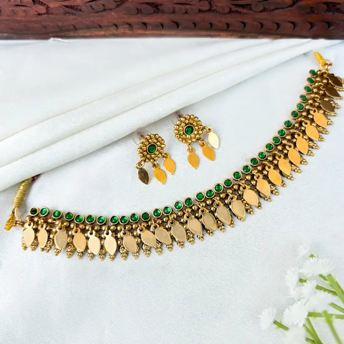 Antique Kemp Stone Elakkathali Necklace Set-Green