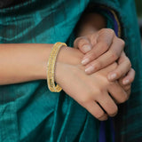 क्लासिक ग्रीक की गोल्ड प्लेटेड अमेरिकन डायमंड चूड़ी