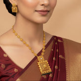 डिज़ाइनर बड़ा चौकोर फ़िलिग्री पेंडेंट नेकलेस