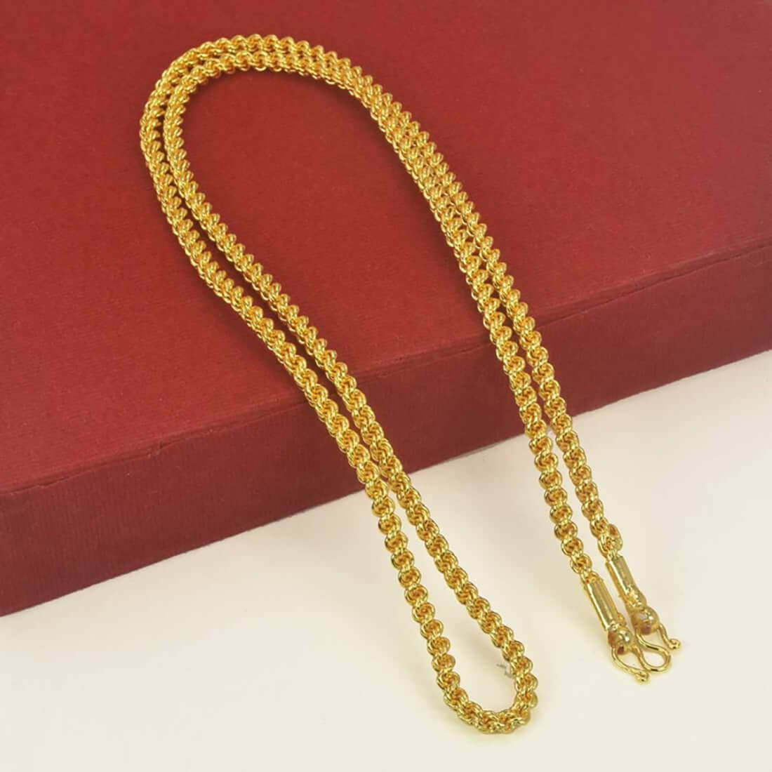 Elegant-gold-plated-medium-coir-chain