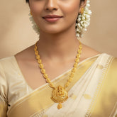എത്നിക് മാറ്റ് ഗോൾഡ് ഫോമിംഗ് ലക്ഷ്മി ടെമ്പിൾ നെക്ലേസ്