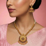 Matte-Gold-Finish-Traditional-Kemp-Pendant-Necklace-Set