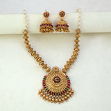 Matte-Gold-Finish-Traditional-Kemp-Pendant-Necklace-Set