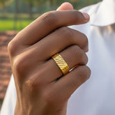 Unisex-Gold-Plated-Diagonal-Striped-Design-Finger-Ring