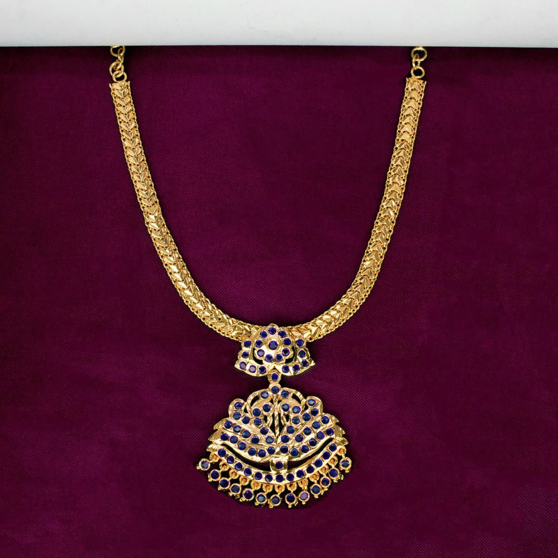 Alluring Gold Plated Adial Stone Pendant Necklace - KSupreme