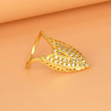 सुरुचिपूर्ण सोने की परत चढ़ी अर्ध-कीमती पत्थर की वंकी अंगूठी