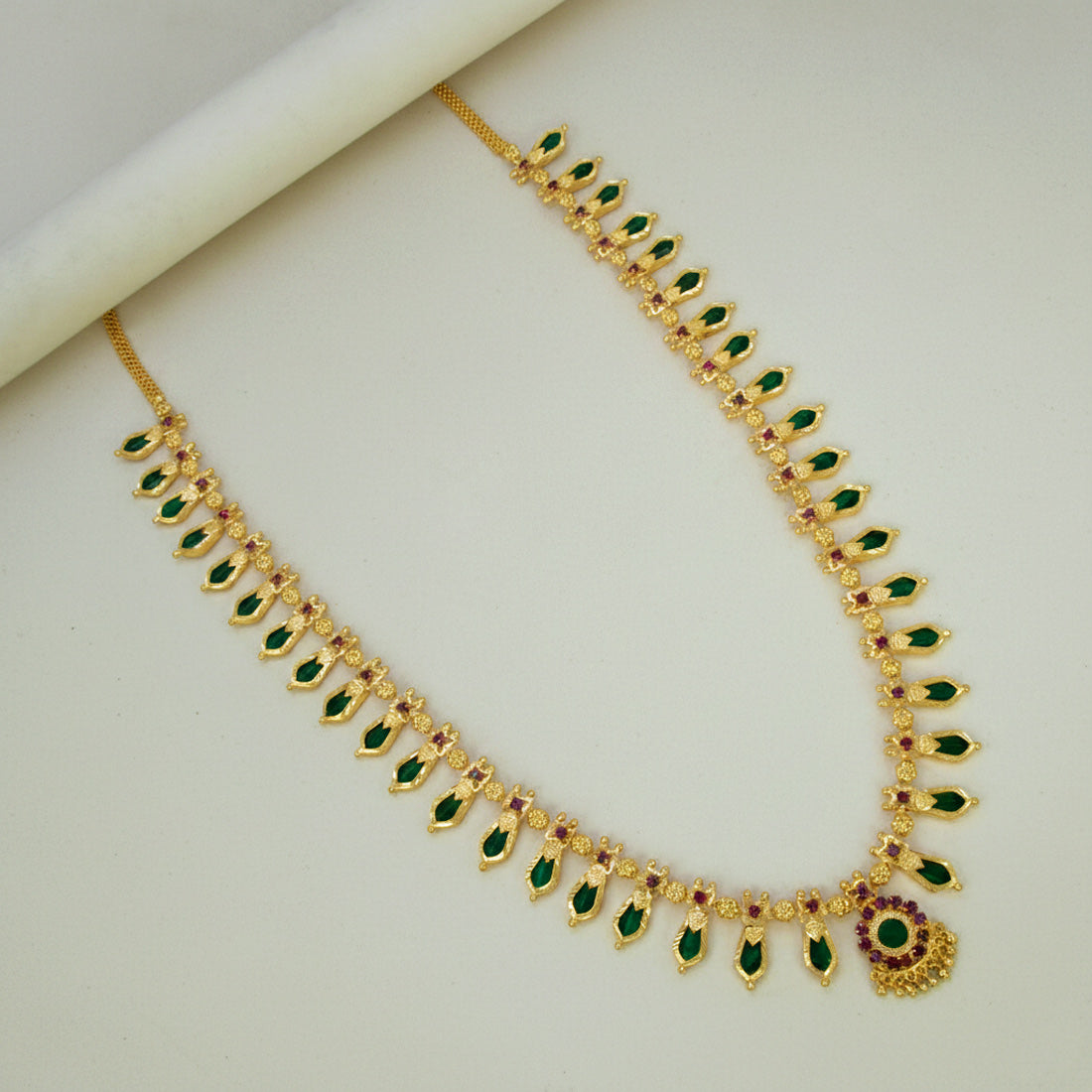 Kerala Traditional Green Broad Nagapadam Necklace