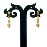 बेहद खूबसूरत गोल्डन स्टेप बॉल्स हैंगिंग इयर ड्रॉप्स