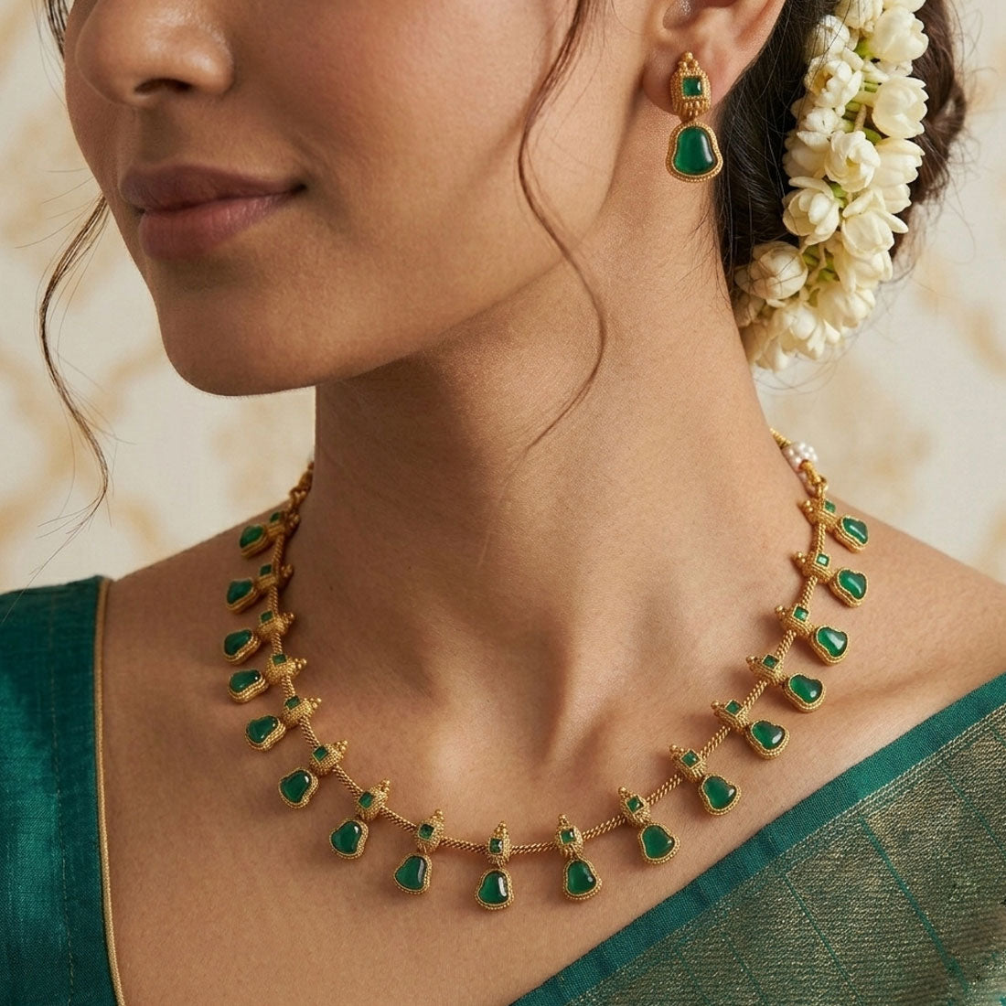 Antique Gold Plated Kemp Stone Bell Necklace Set - Green