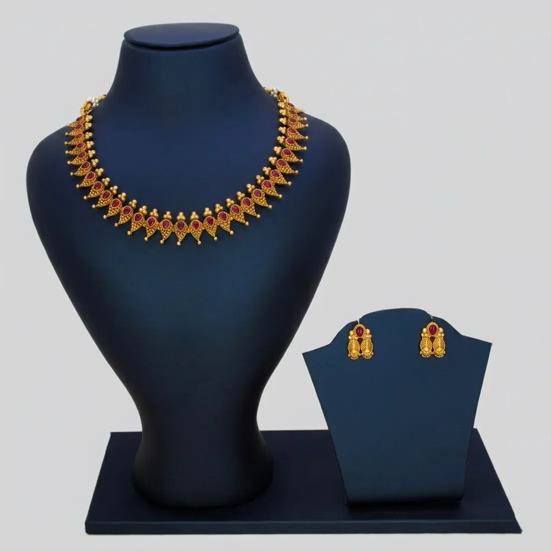 Antique Mango Design Kemp Stone Necklace Set - Red