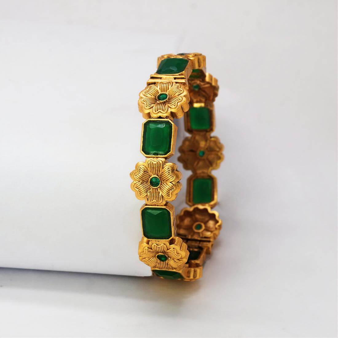 Antique Gold Plated Floral Emerald Screw Bangle/Kada