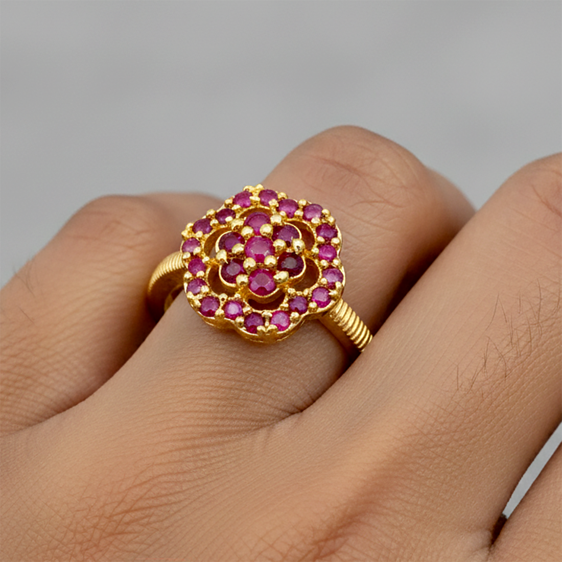 Appealing-gold-plated-floral-stone-adjustable-finger-ring