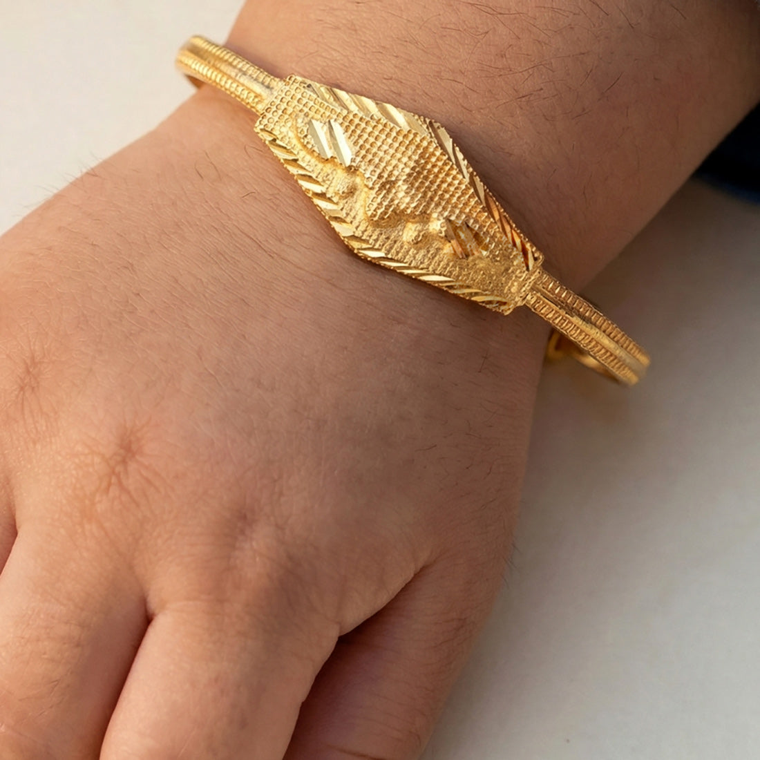 Cute-Gold-Plated-Kids-Bangle