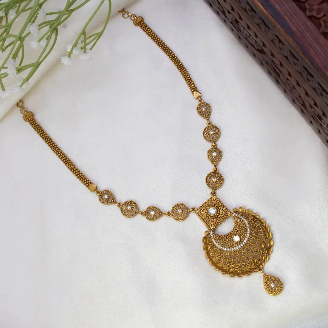 Victorian Antique Chandbali Pendant Necklace