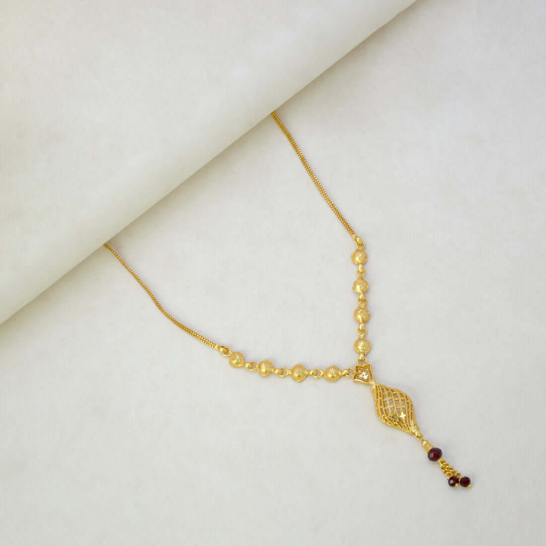 Delicate-Gold-Plated-Mesh-Pendant-Beaded-Necklace