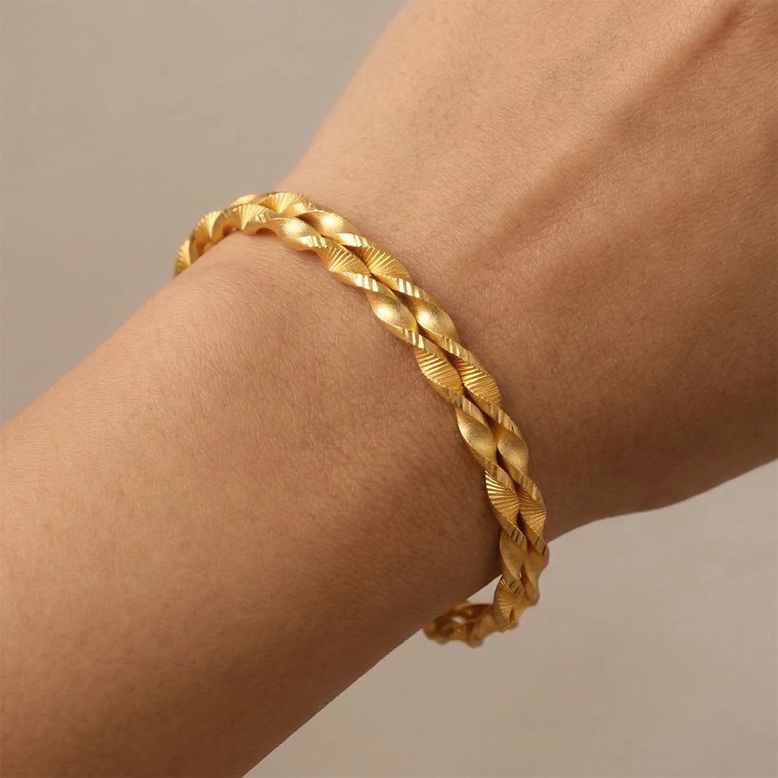 Elegant Gold Foamed Designer Spiral Bangles