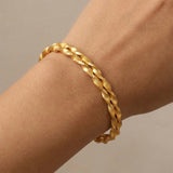 Elegant Gold Foamed Designer Spiral Bangles