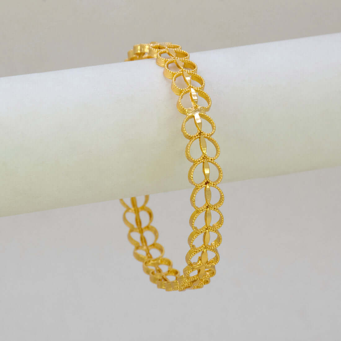 Elegant-Gold-Plated-Floral-Designer-Bangle