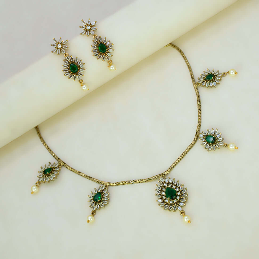 Alluring Antique Emerald Victorian Necklace Set