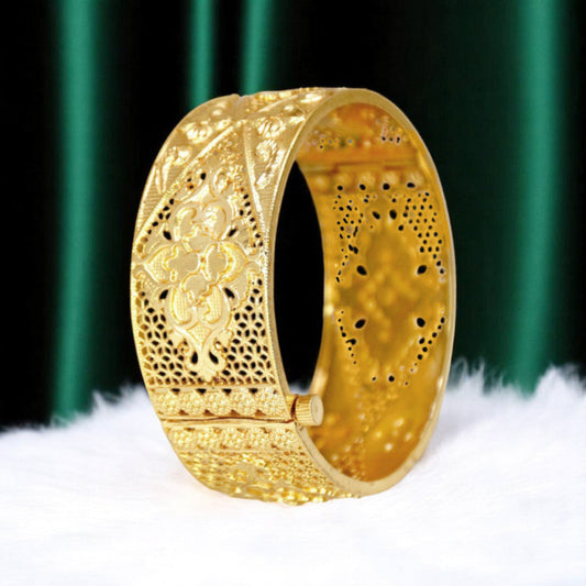 Floral-premium-gold-plated-broad-bridal-screw-bangle
