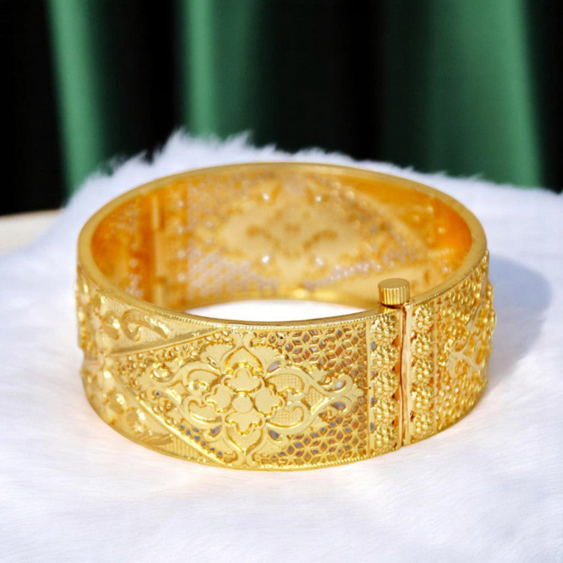 Floral-premium-gold-plated-broad-bridal-screw-bangle