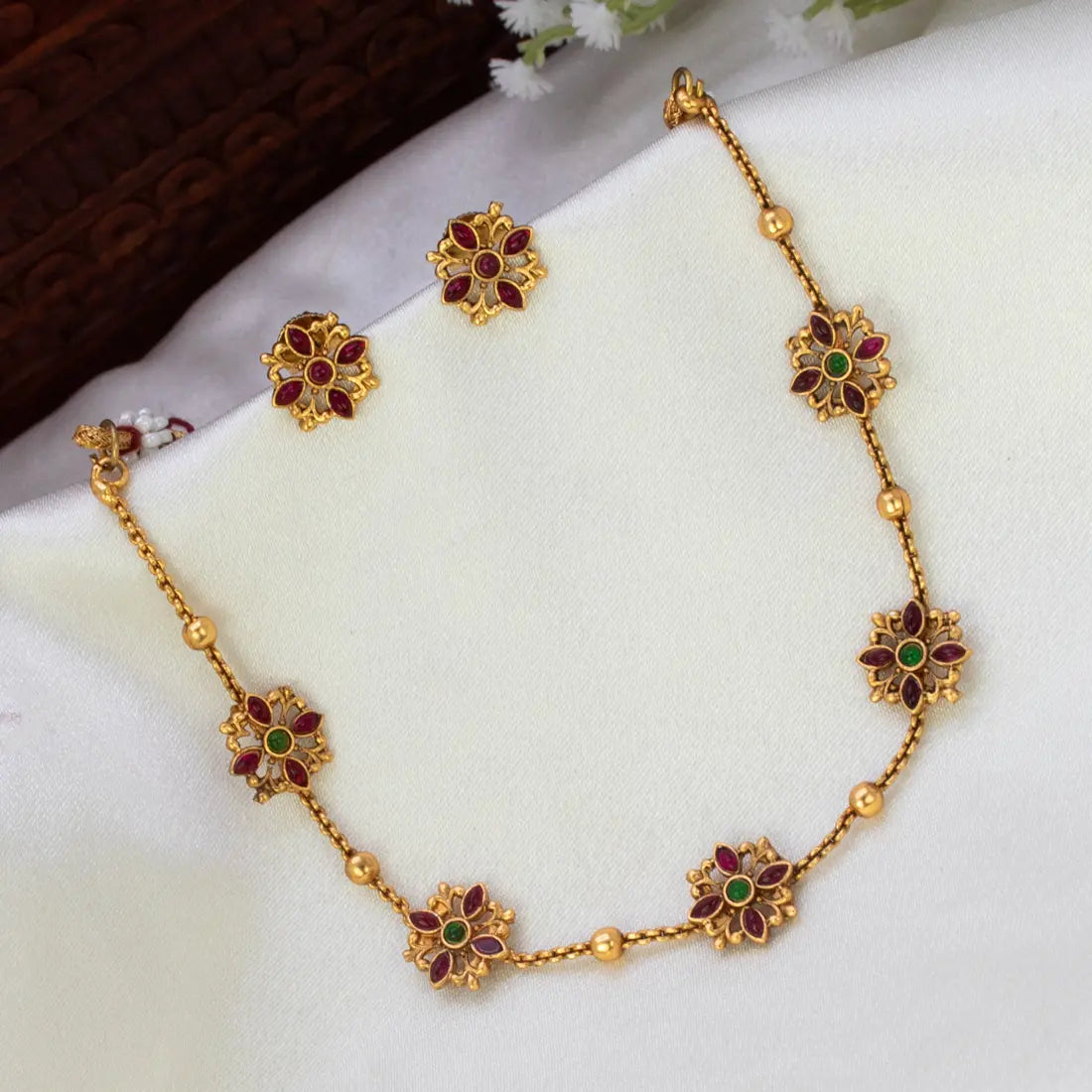 Floral Kemp Stone Antique Gold Choker Necklace Set - Ruby red and Green