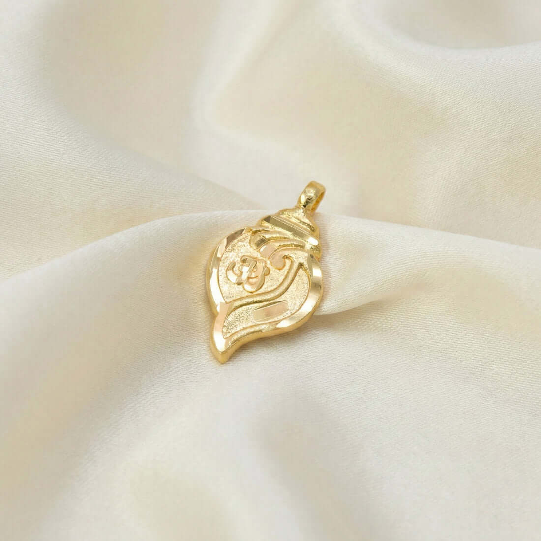 Gold-Plated-OM-Engraved-Conch-Shell-Pendant