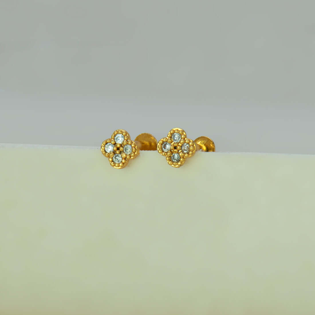 Gold-Plated Four-Petal CZ Flower Nose /Second Stud