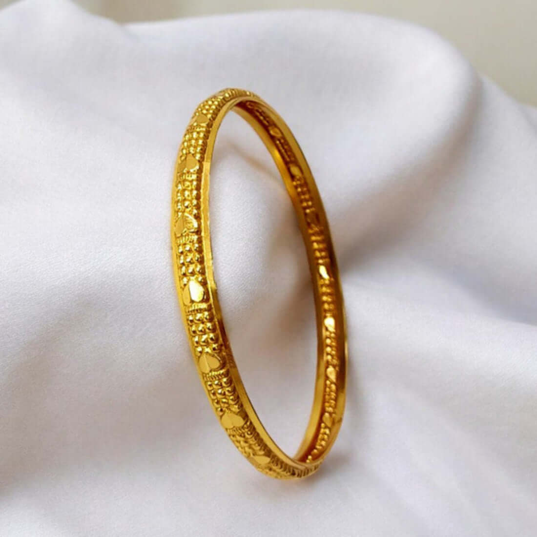 Stylish-gold-plated-heart-design-bangle