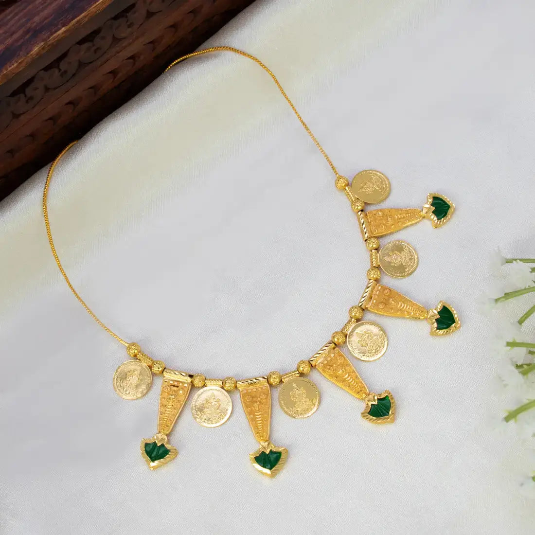 Kerala Lakshmi Kasu Nettipattam Palakka Necklace