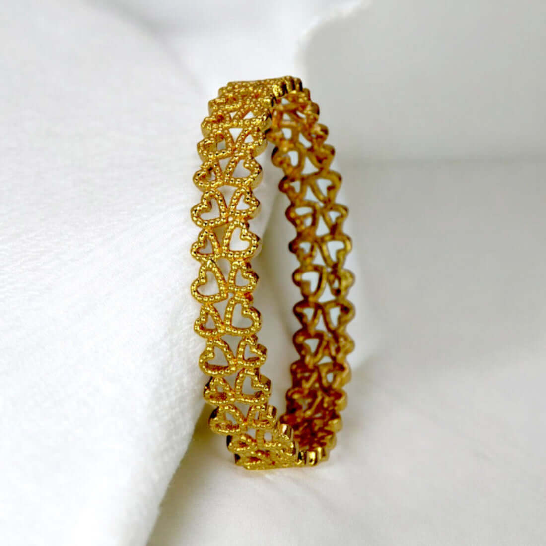 Trendy-gold-plated-heart-bangle