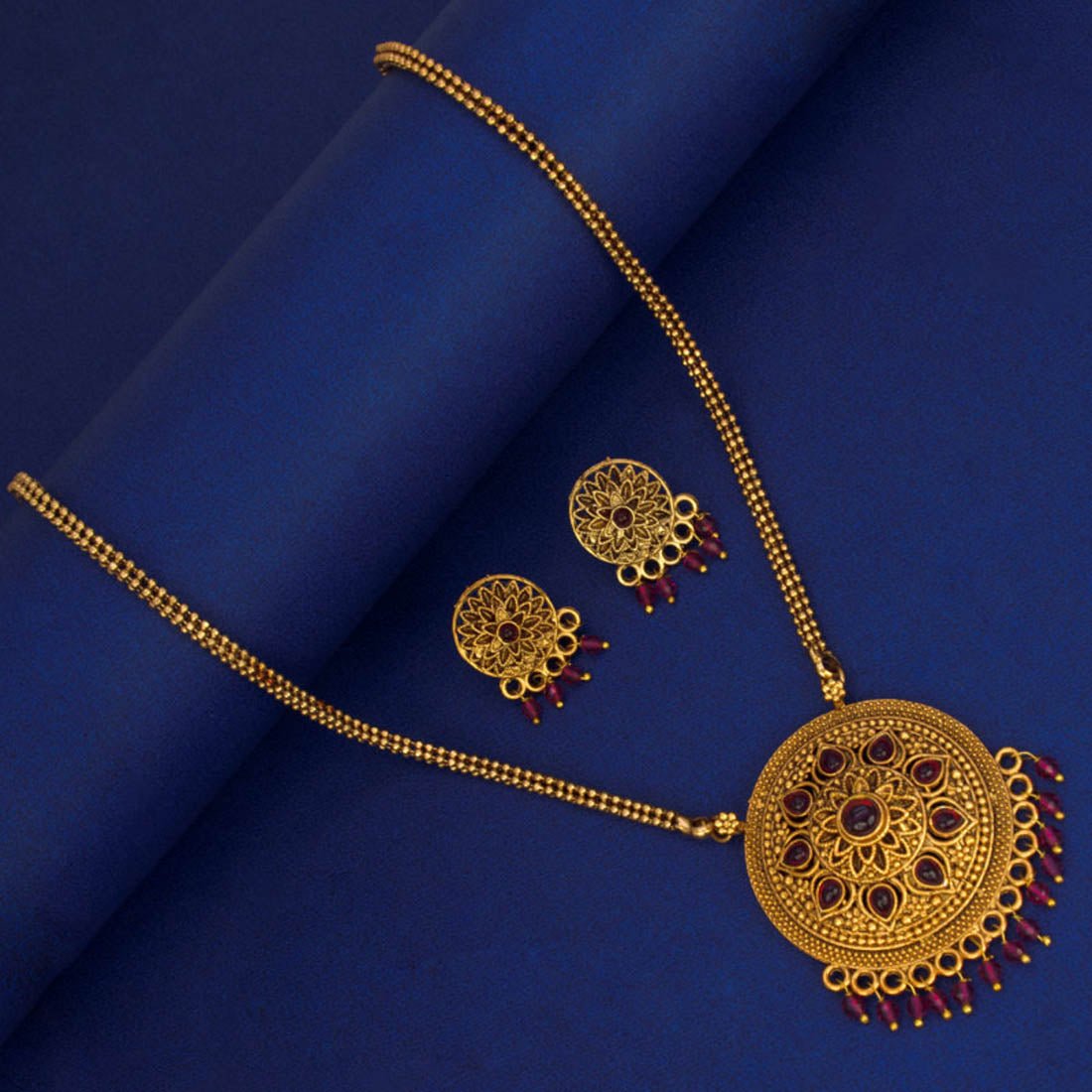 Antique Gold Plated Floral Stone Pendant Necklace Set - K Supreme