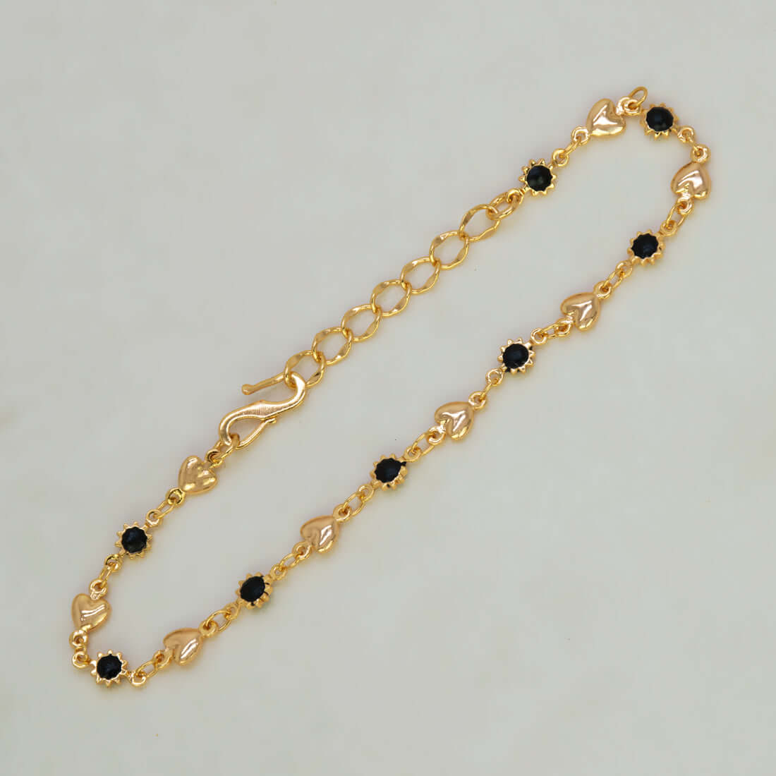 Dainty Black Enamel Flower & Golden Heart Bracelet - K Supreme