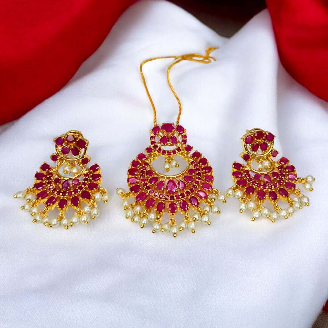 Exquisite Gold Plated Synthetic Stone Pendant Set - K Supreme