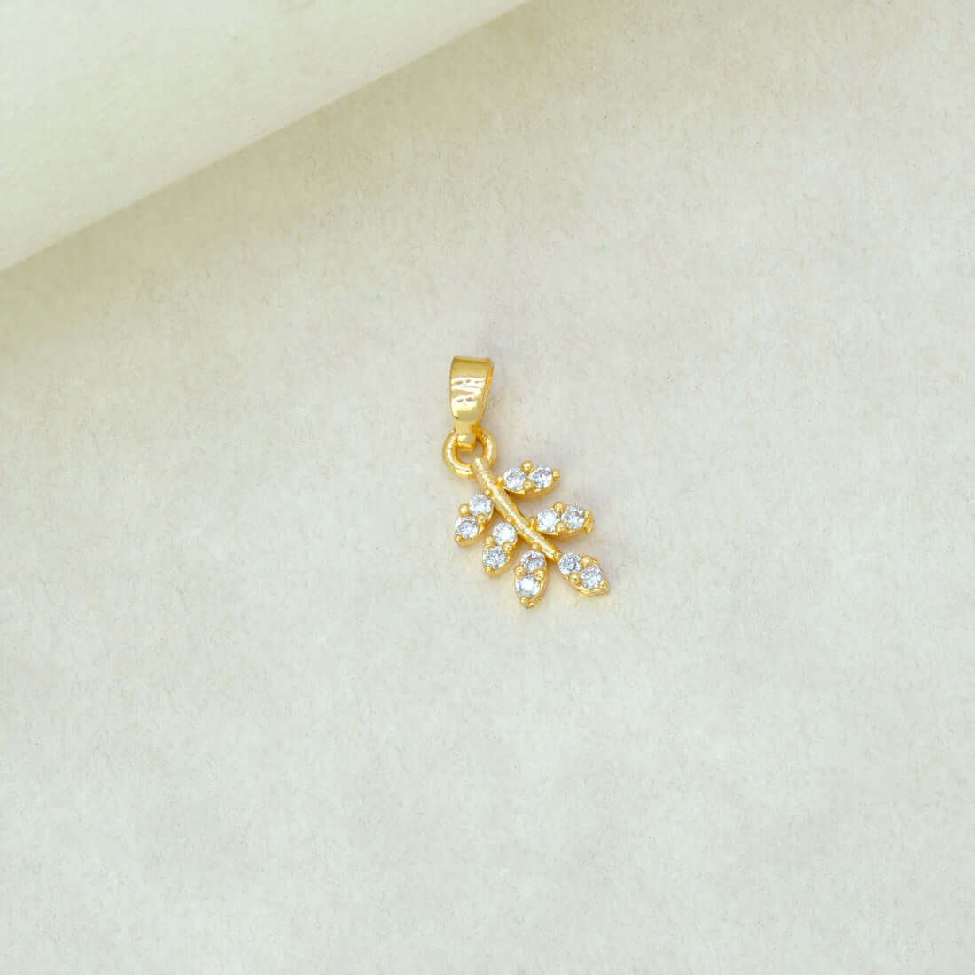 Graceful Gold Plated Leaf Design Stone Pendant - K Supreme