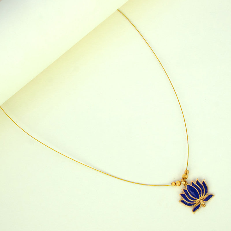 invisible-chain-lotus-pendant-necklace