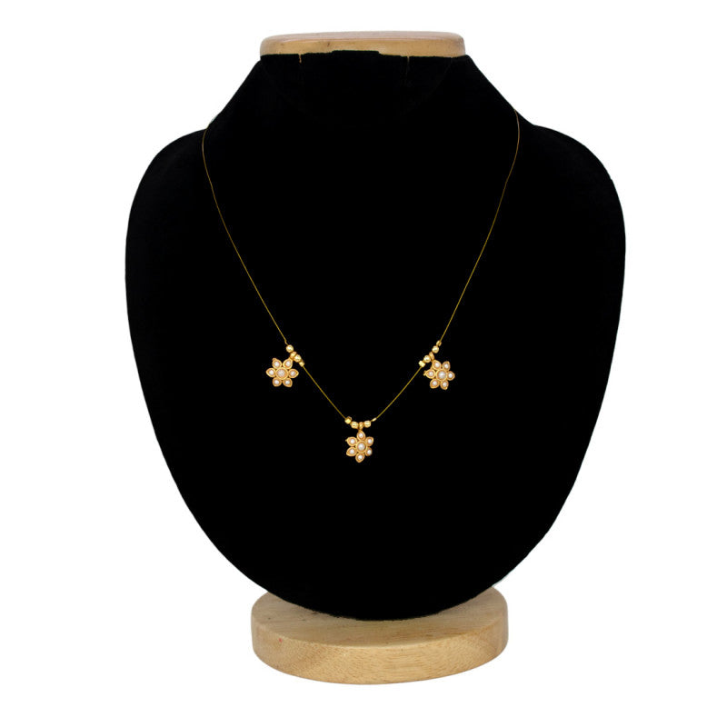 invisible-chain-triple-floral-pendant-necklace_b