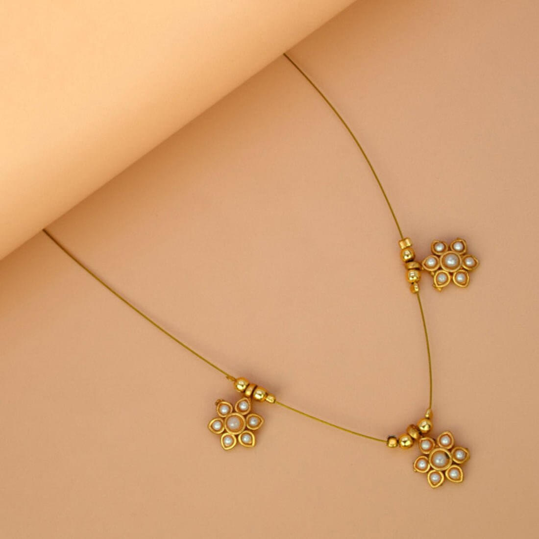 Invisible Chain Triple Small Floral Pendant Necklace - K Supreme