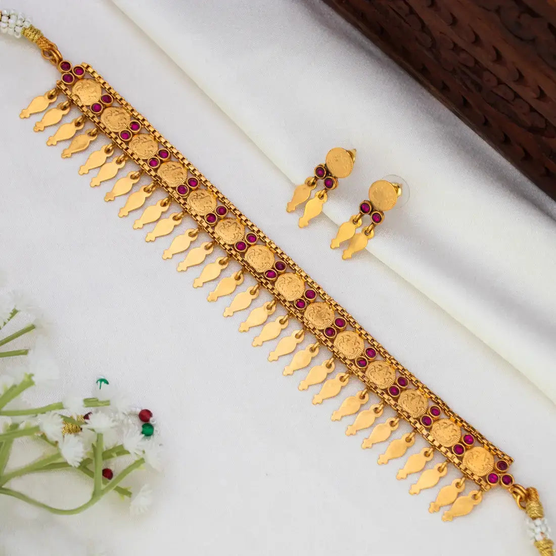 Matte Lakshmi Kasu Elakkathali Choker Necklace Set
