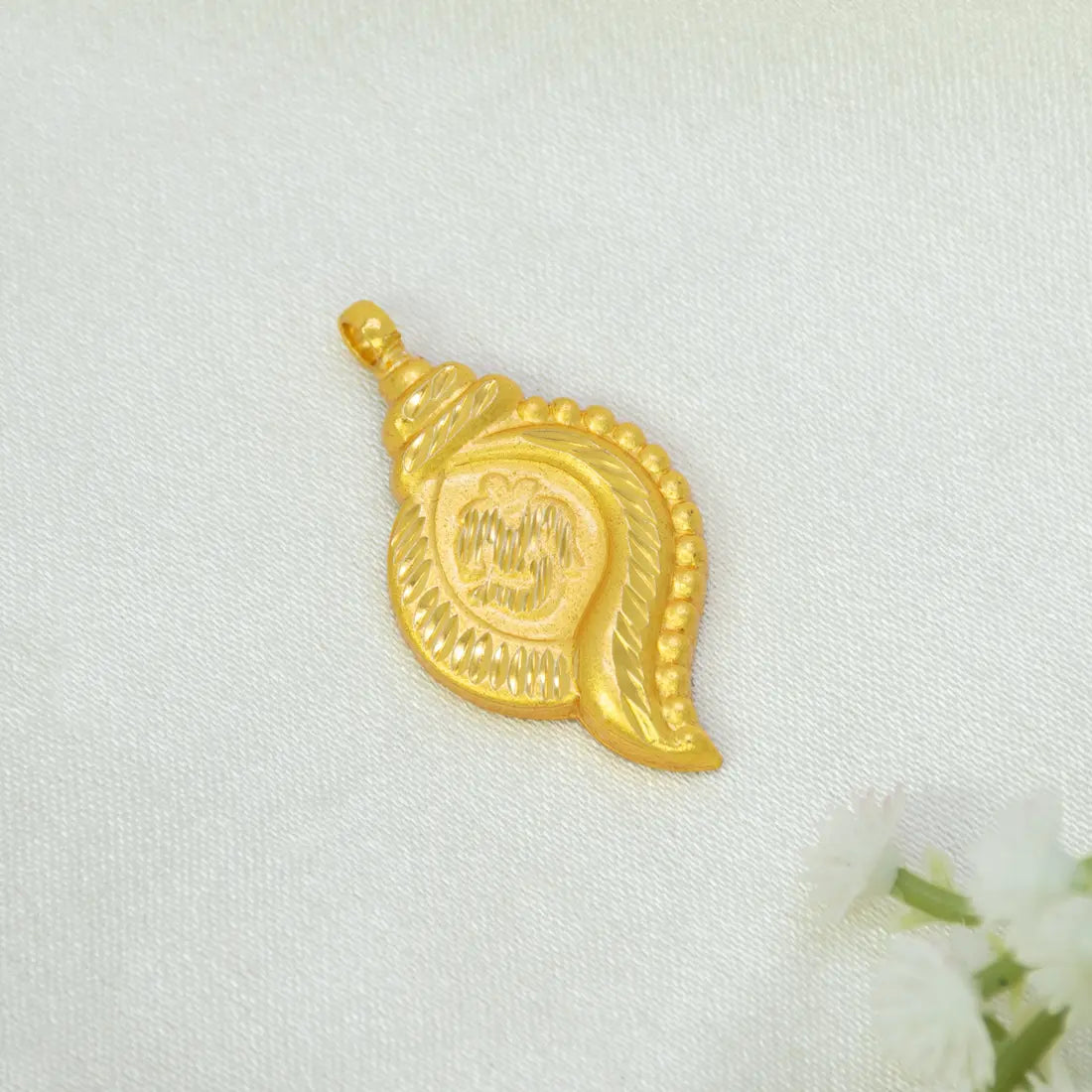Gold-Plated Om Shangu Thali Pendant