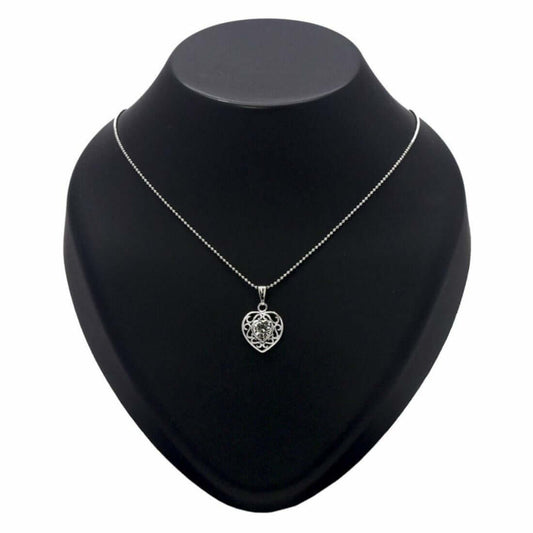 Simple-silver-tone-heart-pendant-with-chain