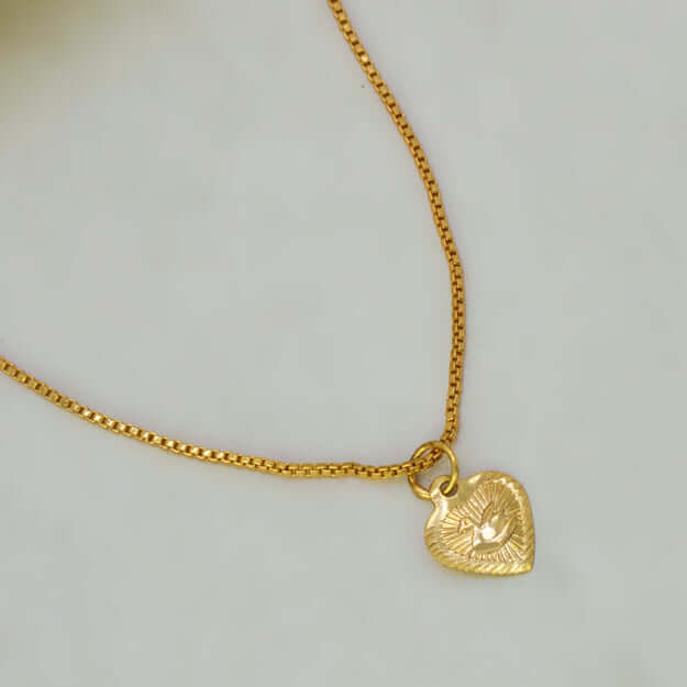 Small Gold Plated Swan Design Heart Pendant - K Supreme